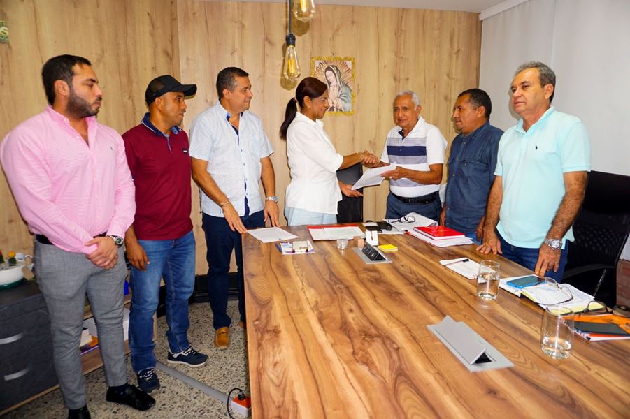 Directivos reciben permisos sindical