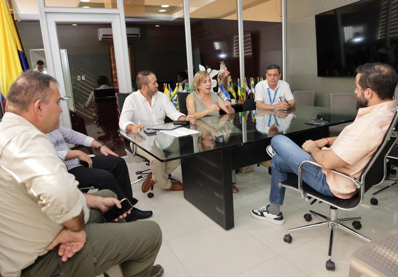 Gobernación de Córdoba y fuerza pública definen acciones frente ataques a vehículos de servicios públicos