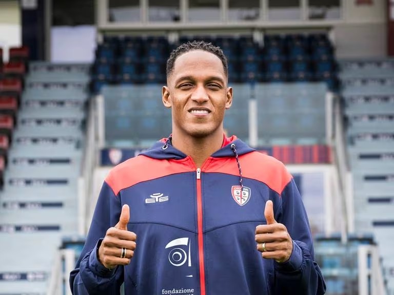 Yerry Mina, nuevo jugador del Cagliari en Italia