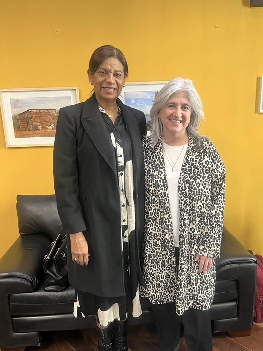 Gobernadora se reunió con ministra de Vivienda
