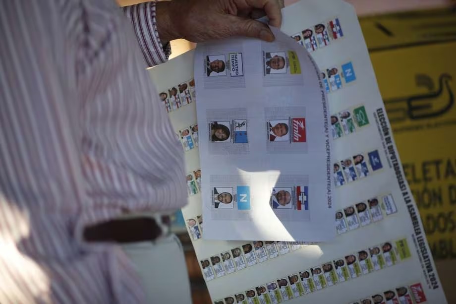 Más de 6,2 millones de salvadoreños se van a las urnas para elegir su nuevo Presidente