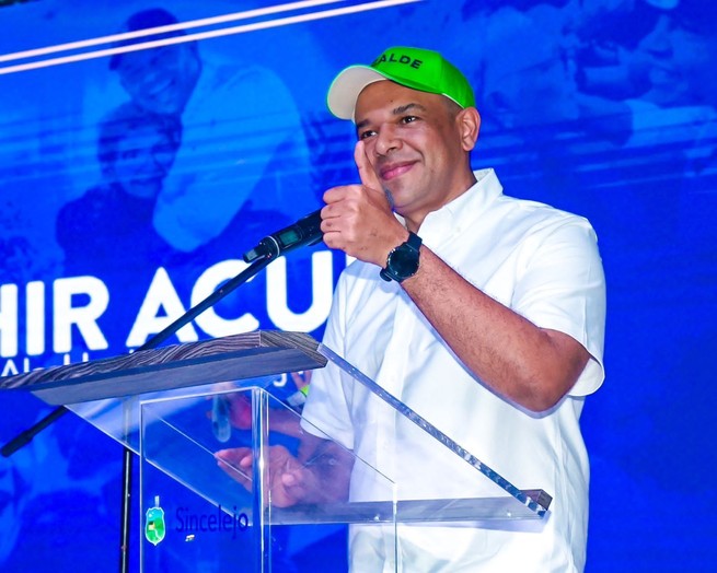 Alcalde de Sincelejo, Yahir Acuña, fortalece la educación