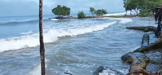 El mar de leva también causó emergencia económica