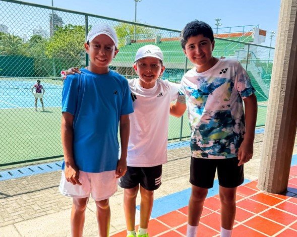Cuatro títulos más para el tenis sucreño