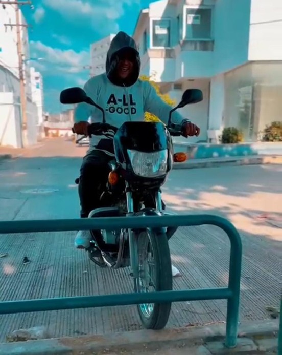 Contienen a motociclistas en el parque de La Ford