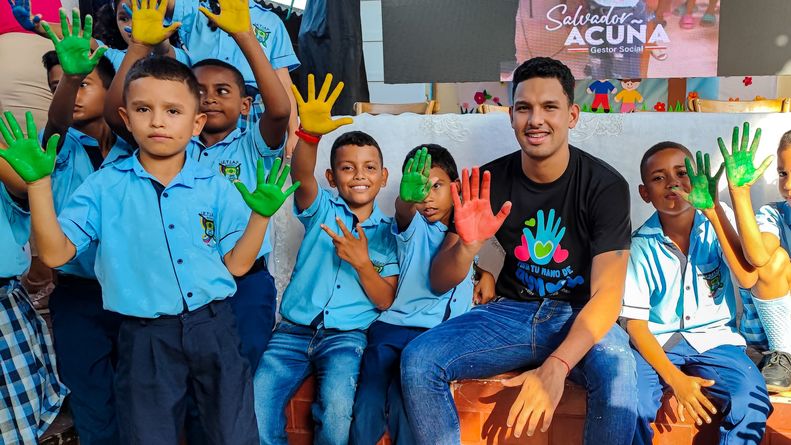 Salvador Acuña, Gestor Social de Sincelejo lanza su estrategia pinta tu mano de amor