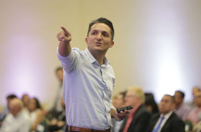 Piden a Gaviria dejar coalición