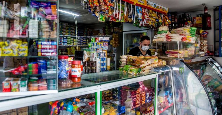 Tenderos golpeados por impuestos