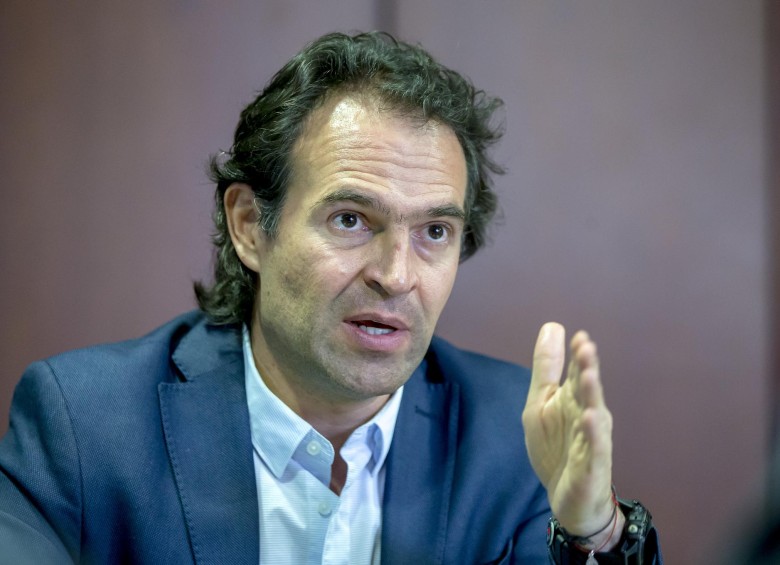 Sacó al Secretario de Cultura