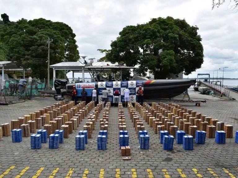 La Armada Nacional interceptó un semisumergible con más de 4 kilos de cocaína