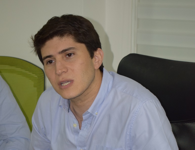Propuso 'huelga legislativa' en el Congreso para solucionar problema de energía