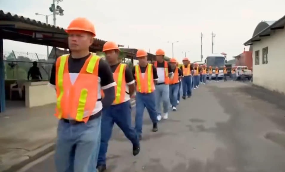 Bukele puso a trabajar a presos como obreros