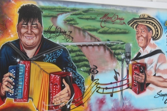 El barrio Los Tejares agradeció con un mural el talento y amistad de la dinastía Durán
