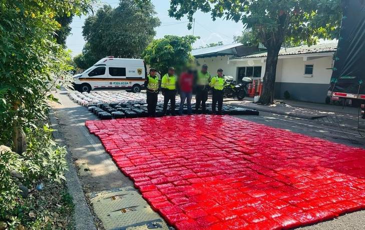 Incautan más de cuatro toneladas de droga que era transportada en tractocamiones