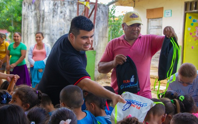 Nuevo Liberalismo y Fundación Sí Contamos lideraron donatón de útiles escolares