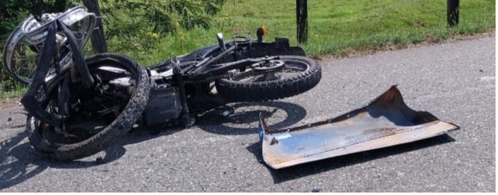 Una moto lo atropelló