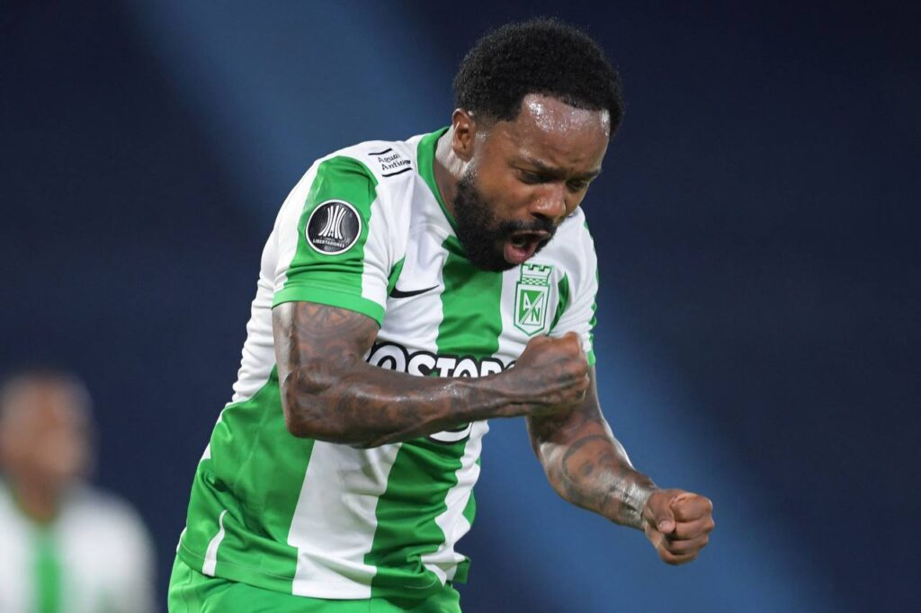 En medio de la crisis, Dorlan Pabón se va de Atlético Nacional