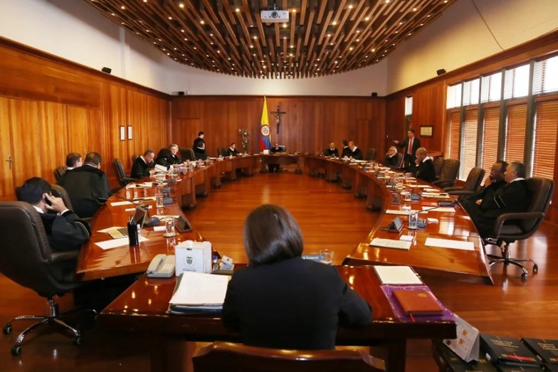 La Corte se reúne para elegir fiscal, en medio del escándalo de Pérez por comentarios de su esposo