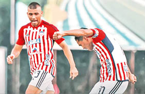 El campeón volvió a la victoria en la Liga
