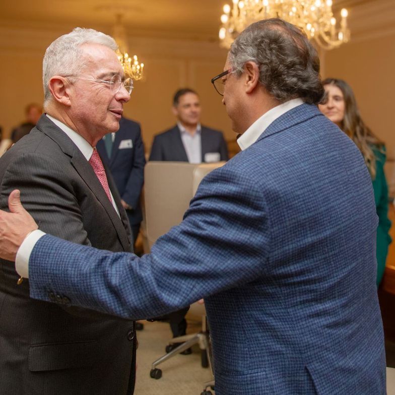 "Gobierno no ha cumplido y ya habla de elecciones del 2026": Álvaro Uribe