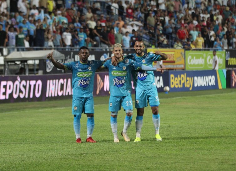 Ole, ole, Jaguares paseó a Millos