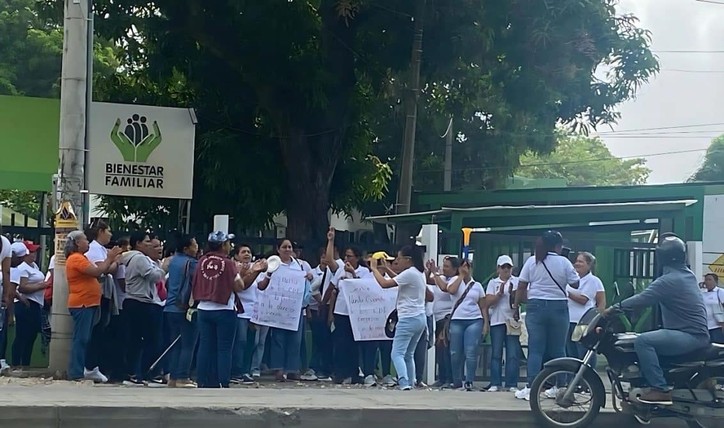 A madres comunitarias les recortan por 'derecho'