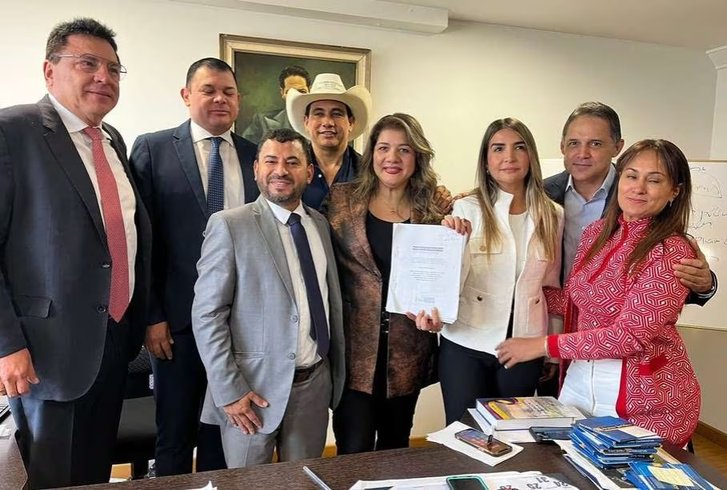 Radican ponencia de archivo a la reforma a la salud