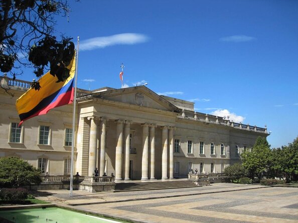 Gobierno convocó reunión urgente para salvar la reforma a la salud