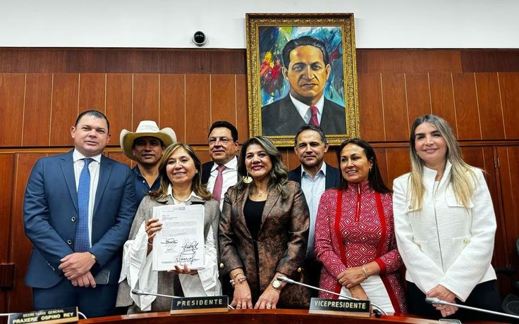 Senadores de la Comisión VII convocan a sesión ordinaria por reforma a la salud