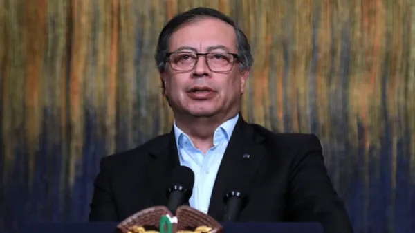 Petro tiene 48 horas para responder el derecho de petición de Rafael Pardo y Eduardo Díaz Uribe