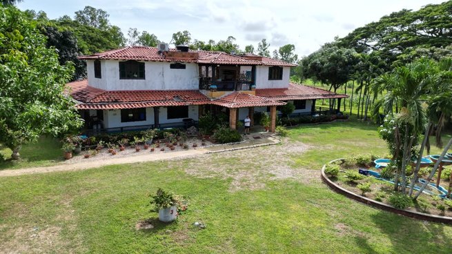 El santuario paramilitar desde donde se planificaba la sangre