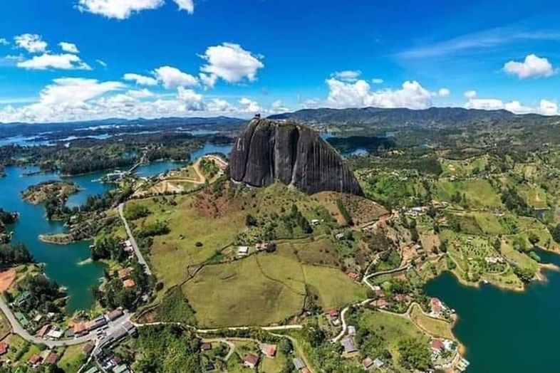 En Guatapé declararon alerta amarilla por llegada masiva de turistas