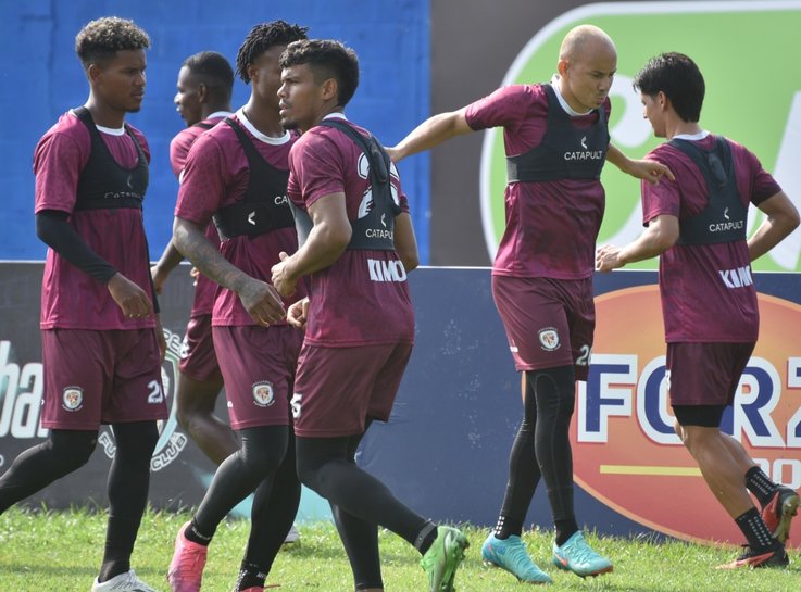 Jaguares se coloca al día en el calendario