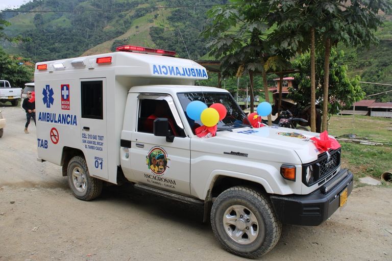 Disidencias de las Farc entregan ambulancias y centro médico en El Tambo, Cauca