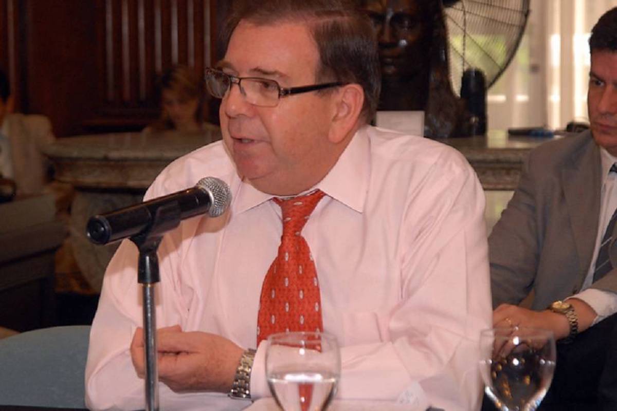 Oposición venezolana logró inscribir un candidato para “guardar el puesto”