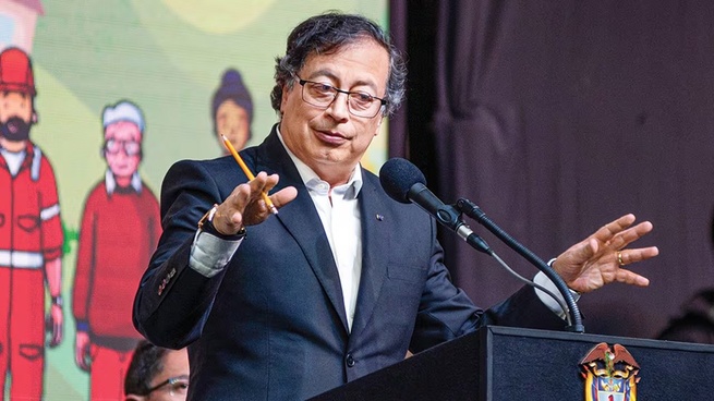 Petro agradeció el respaldo de Fecode para el ´nuevo´ Sistema de Salud