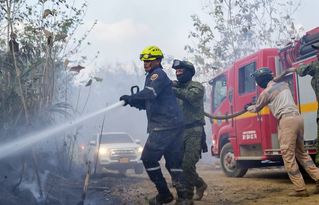 Incendio en San Onofre sigue propagándose, piden ayuda nacional