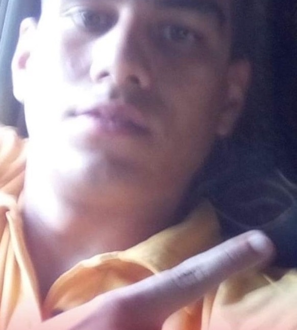 Cayó de una hamaca en la Policía y murió