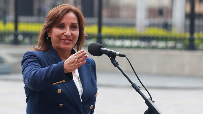 Ministro de Justicia peruano declara "inconstitucional" el allanamiento al domicilio de Boluarte