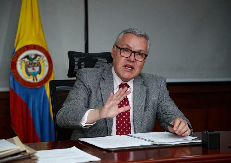 Gobierno pide suspender aspersiones con glifosato