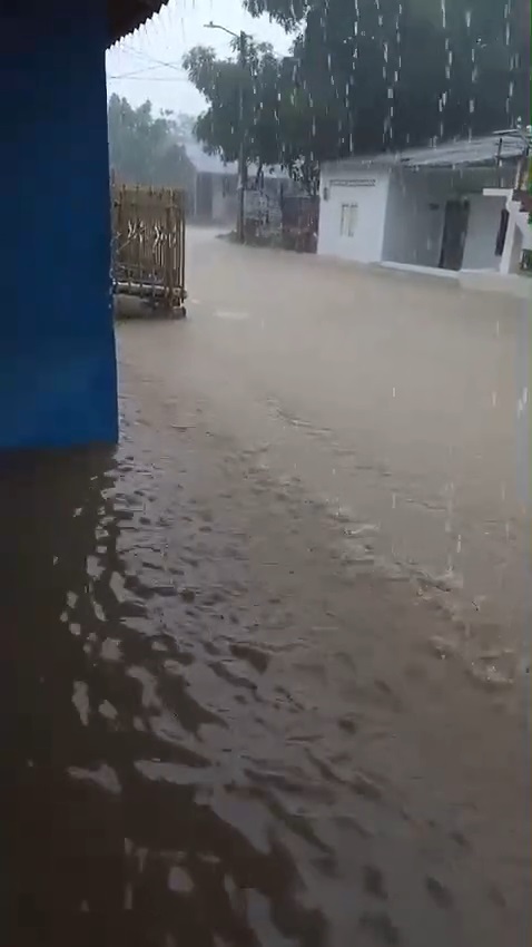 Primer aguacero torrencial, primeras inundaciones