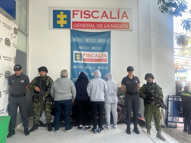 Detienen a funcionario