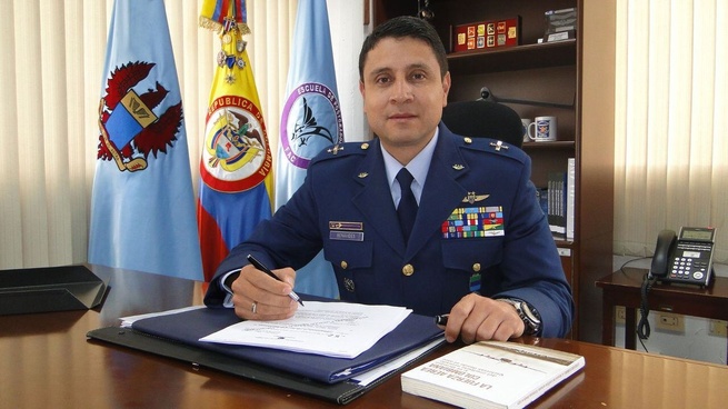 El mayor general Eliot Benavides fue retirado de su cargo como inspector de las Fuerzas Militares