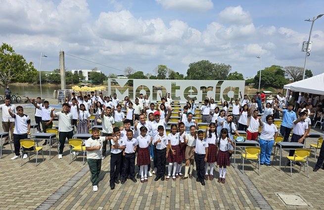 Alcalde Hugo Kerguelén entregó 3.600 puestos escolares para las Instituciones Educativas Oficiales de Montería