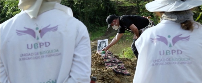 La UBPD y RTVC estrenan Por cielo y Tierra, documental sobre la búsqueda de personas desaparecidas en Colombia