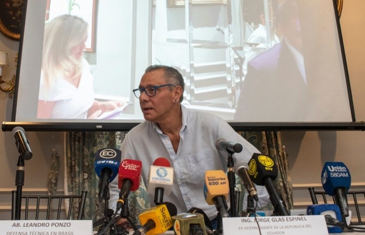 Jorge Glass fue trasladado a centro médico por sobredosis con medicamentos