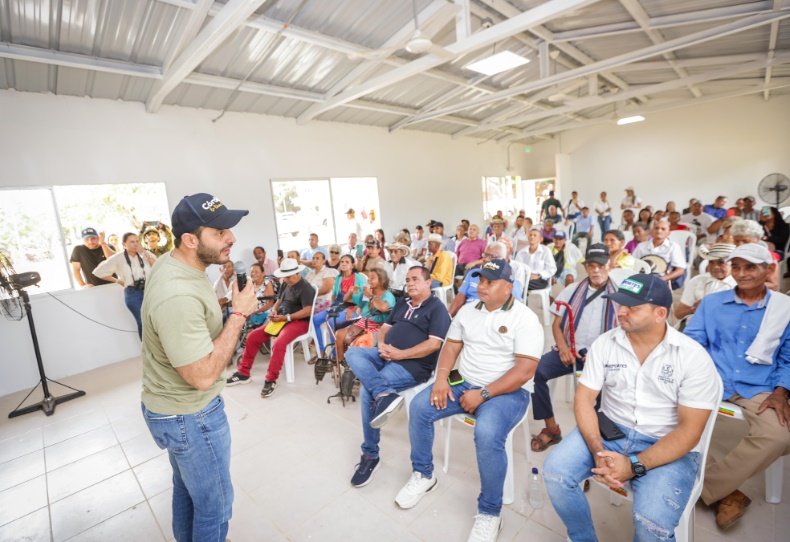 Gobernador de Córdoba abre paso a una mejor conectividad y calidad de vida en el San Jorge