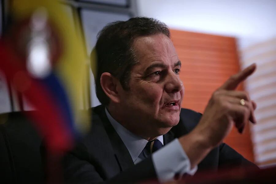 Petro convocaría a la Constituyente a través de un decreto de emergencia: Vargas Lleras