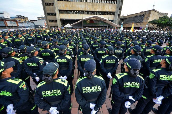 Formulan cargos contra coronel (r) de la Policía por presuntas conductas de acoso sexual y violencia de género