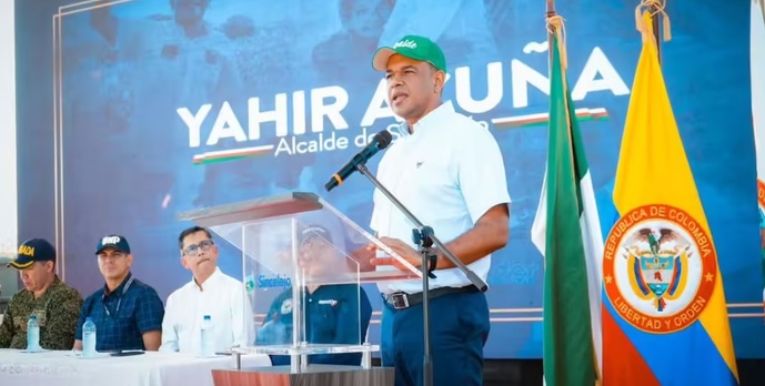 Entregarán doctorado honoris causa a el alcalde Yahir Acuña